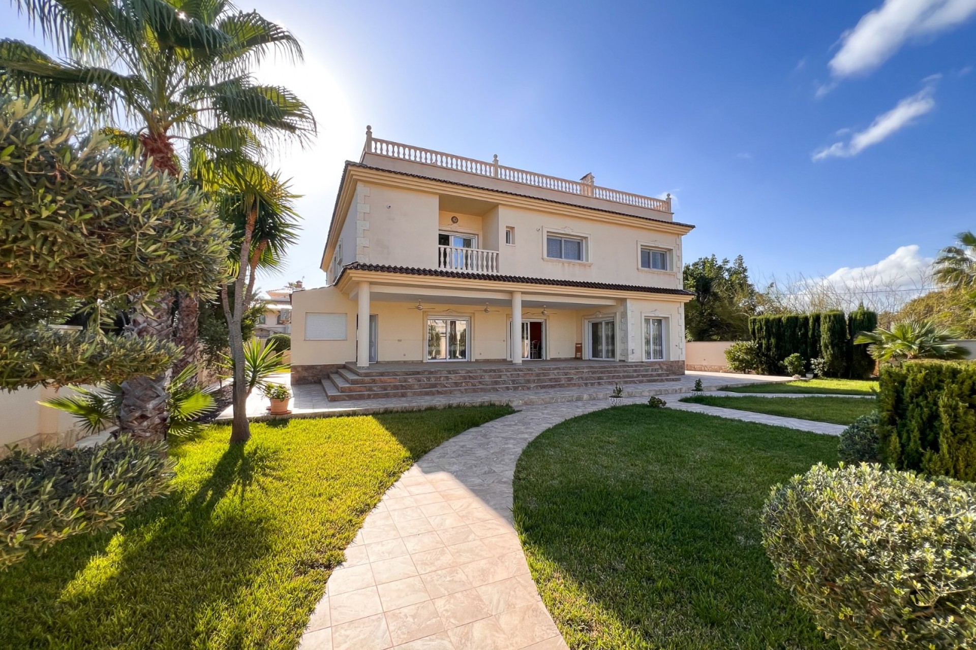 Herverkoop - Independent villa -
Orihuela Costa