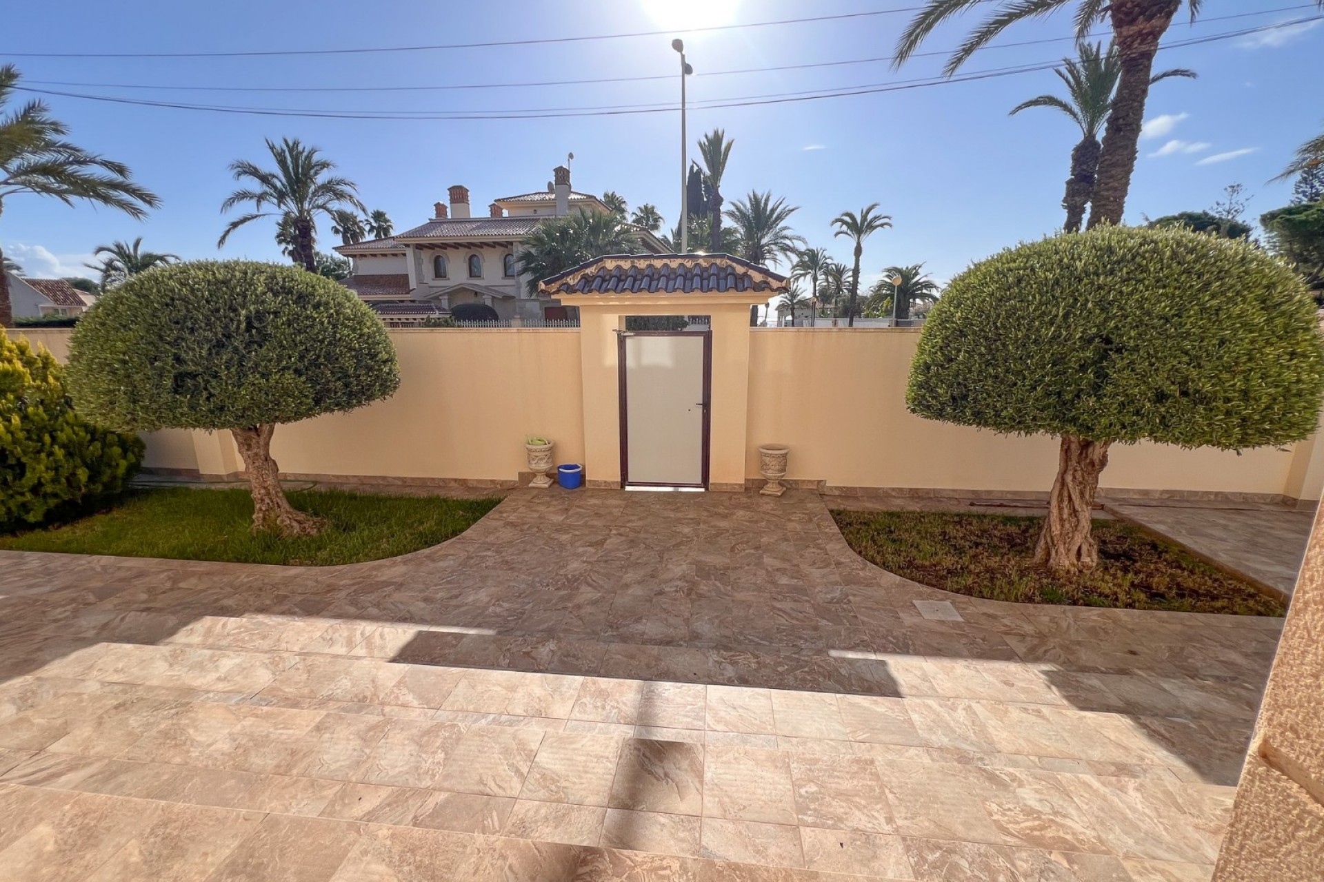 Herverkoop - Independent villa -
Orihuela Costa