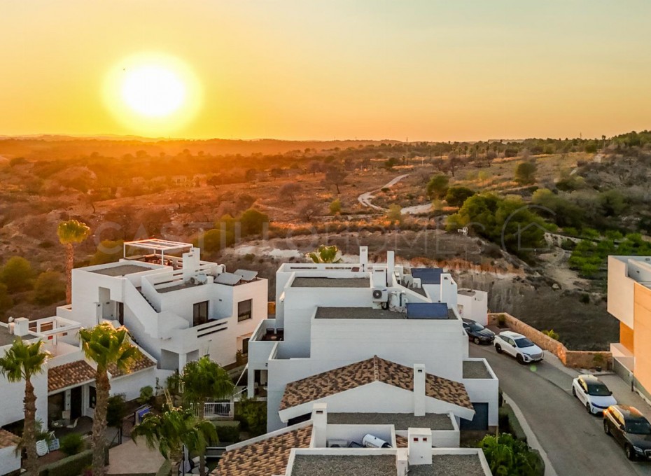 Herverkoop - Penthouse -
Orihuela Costa - Villamartín