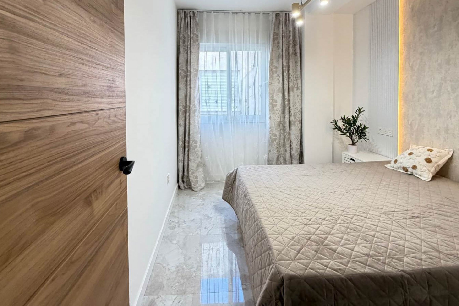 Herverkoop - Penthouse -
Torrevieja - Playa del Cura