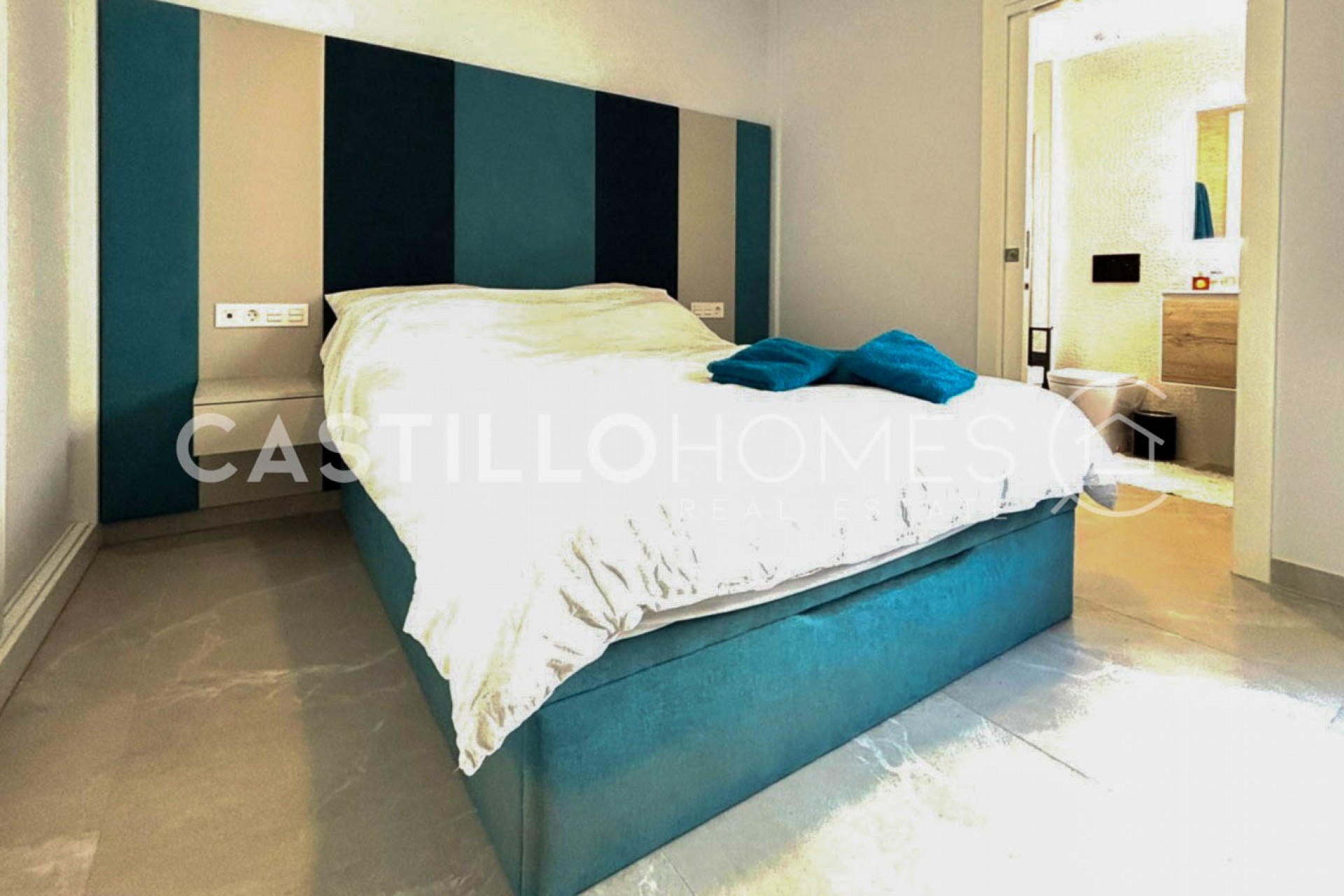 Herverkoop - Penthouse -
Torrevieja - Playa del Cura