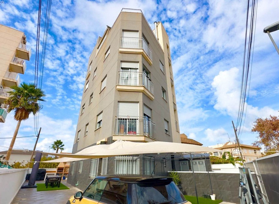 Herverkoop - Property -
Torrevieja - Nueva Torrevieja - Aguas Nuevas