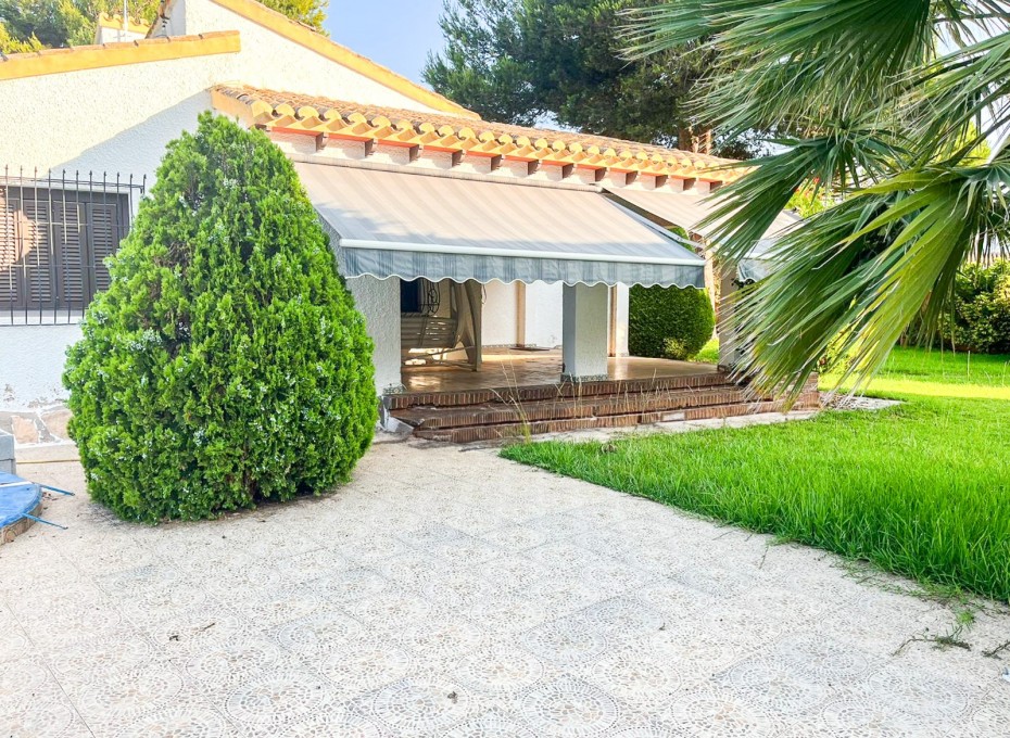 Herverkoop - Semi-Detached Villa -
Orihuela Costa - Punta Prima