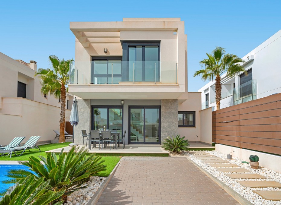 Herverkoop - Semi - Detached Villa -
Vistabella Golf