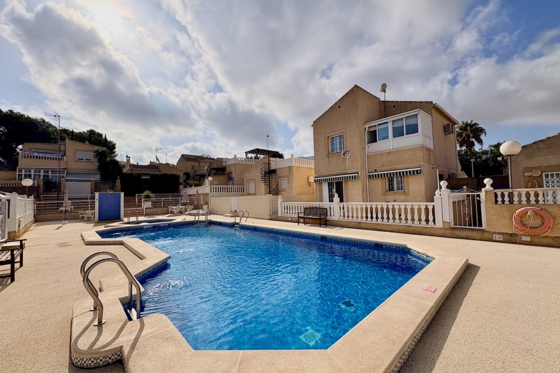 Herverkoop - Single Family Home -
Orihuela - Los Balcones
