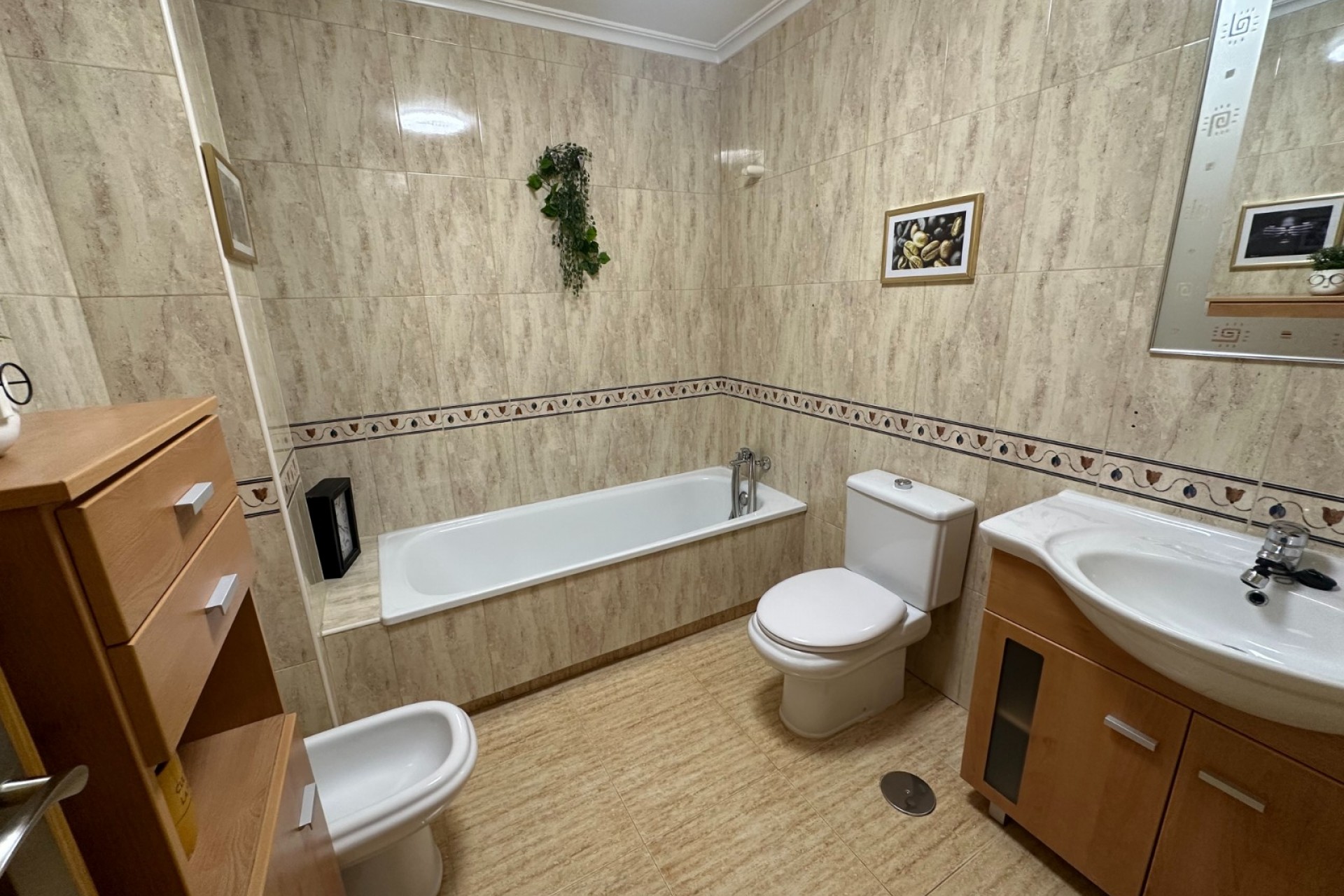 Herverkoop - Stadswoning -
Bigastro