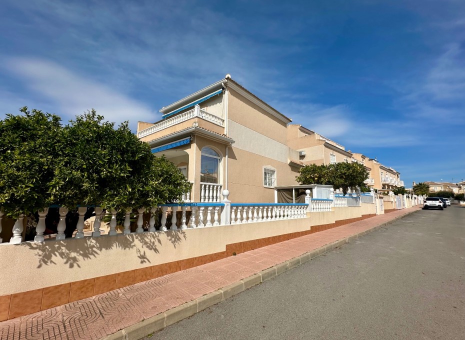 Herverkoop - Stadswoning -
Ciudad Quesada - Doña Pepa