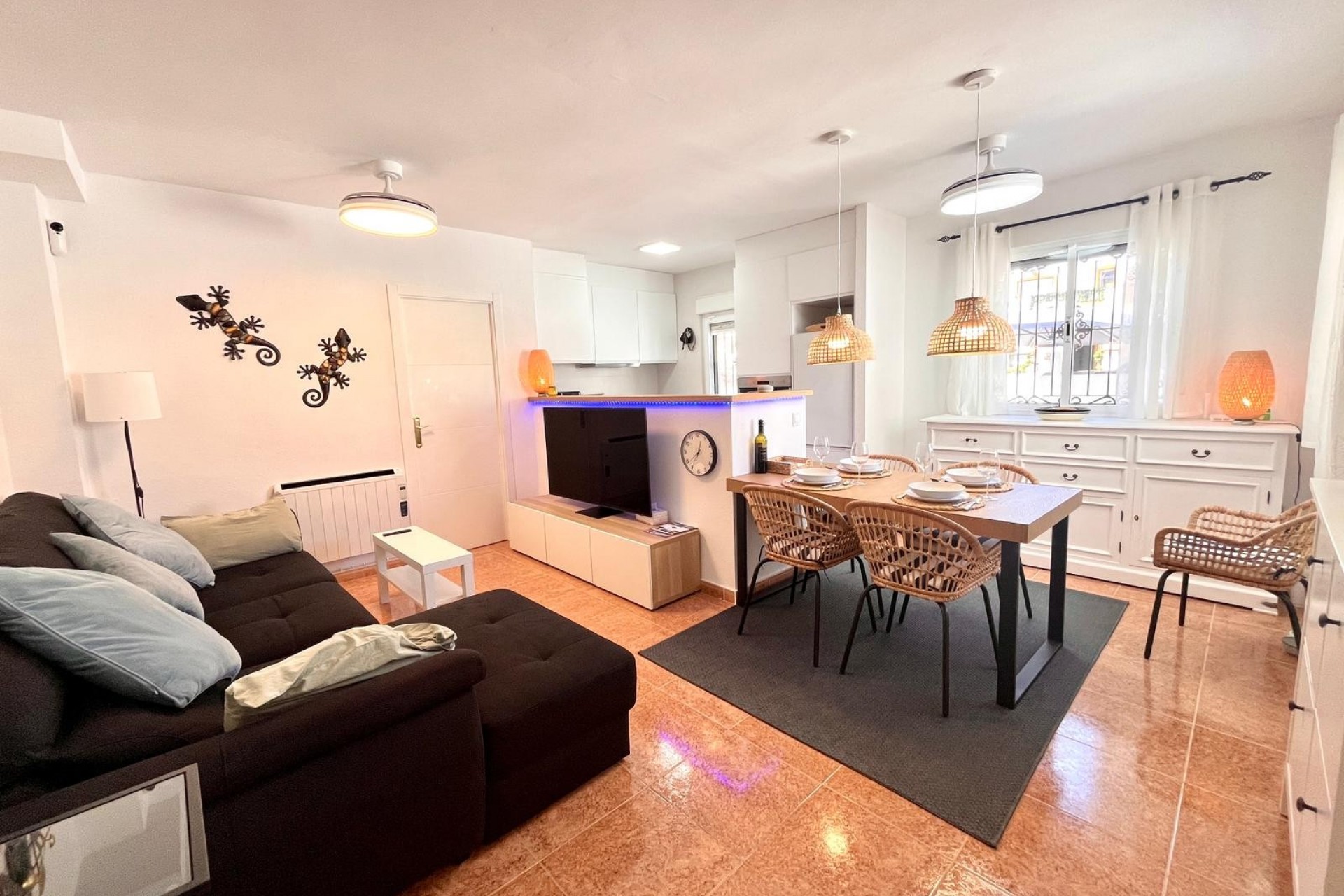 Herverkoop - Stadswoning -
Entre Naranjos - Vistabella - Entre Naranjos