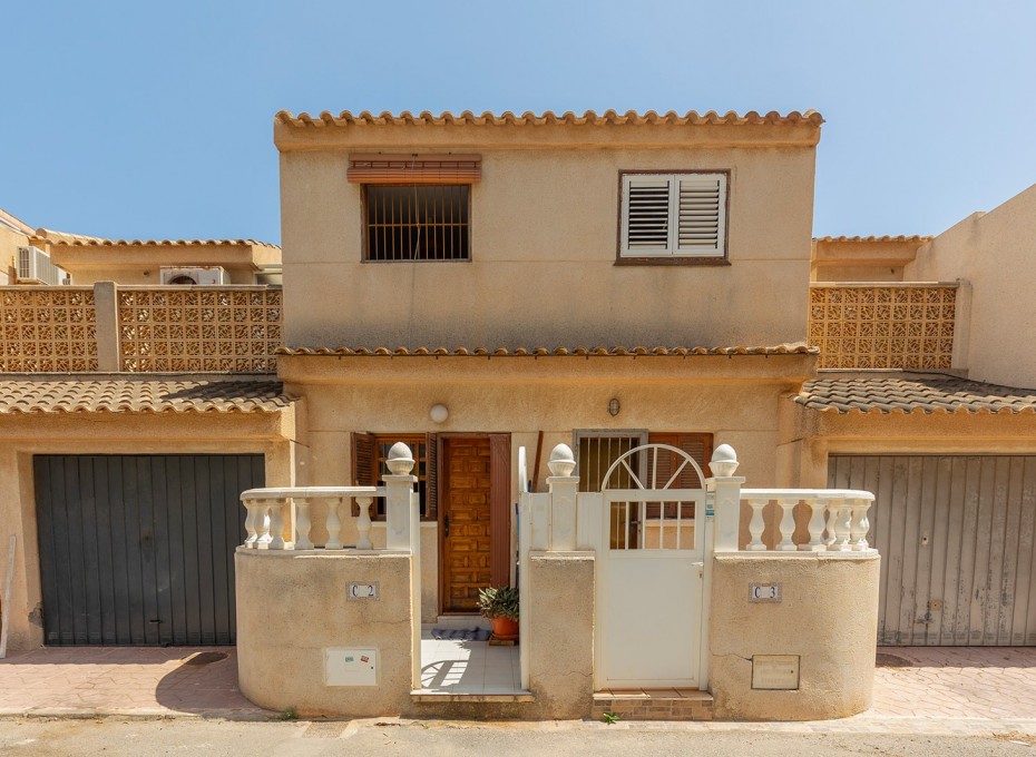 Herverkoop - Stadswoning -
La Mata - Playa