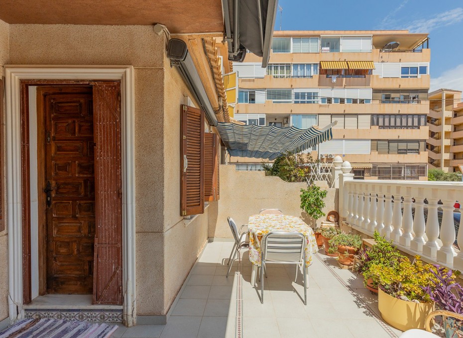 Herverkoop - Stadswoning -
La Mata - Playa
