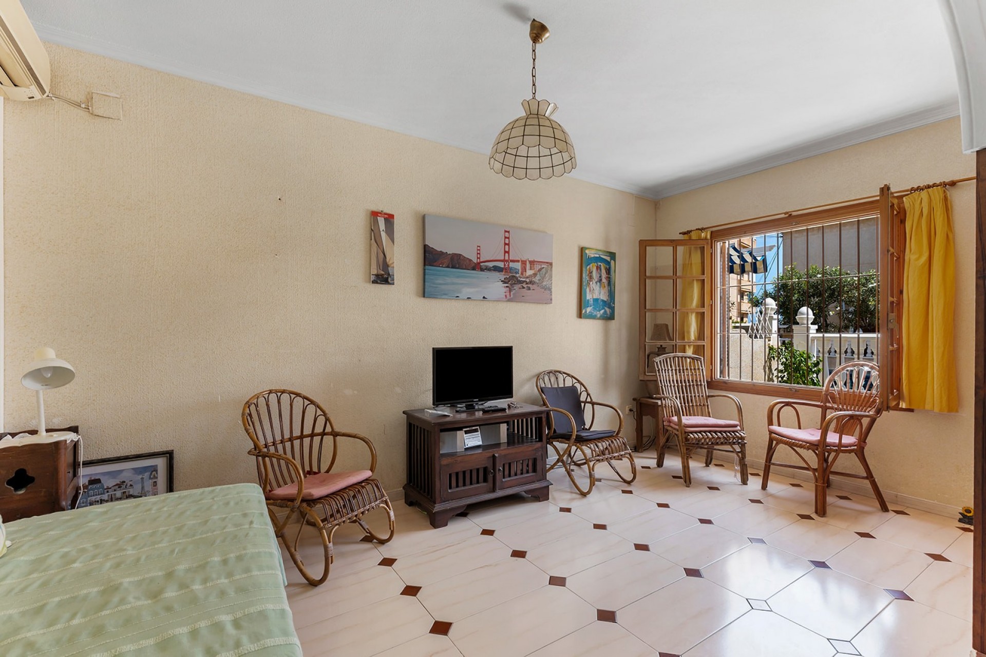 Herverkoop - Stadswoning -
La Mata - Playa