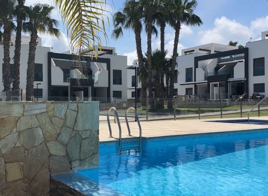 Herverkoop - Stadswoning -
La Zenia