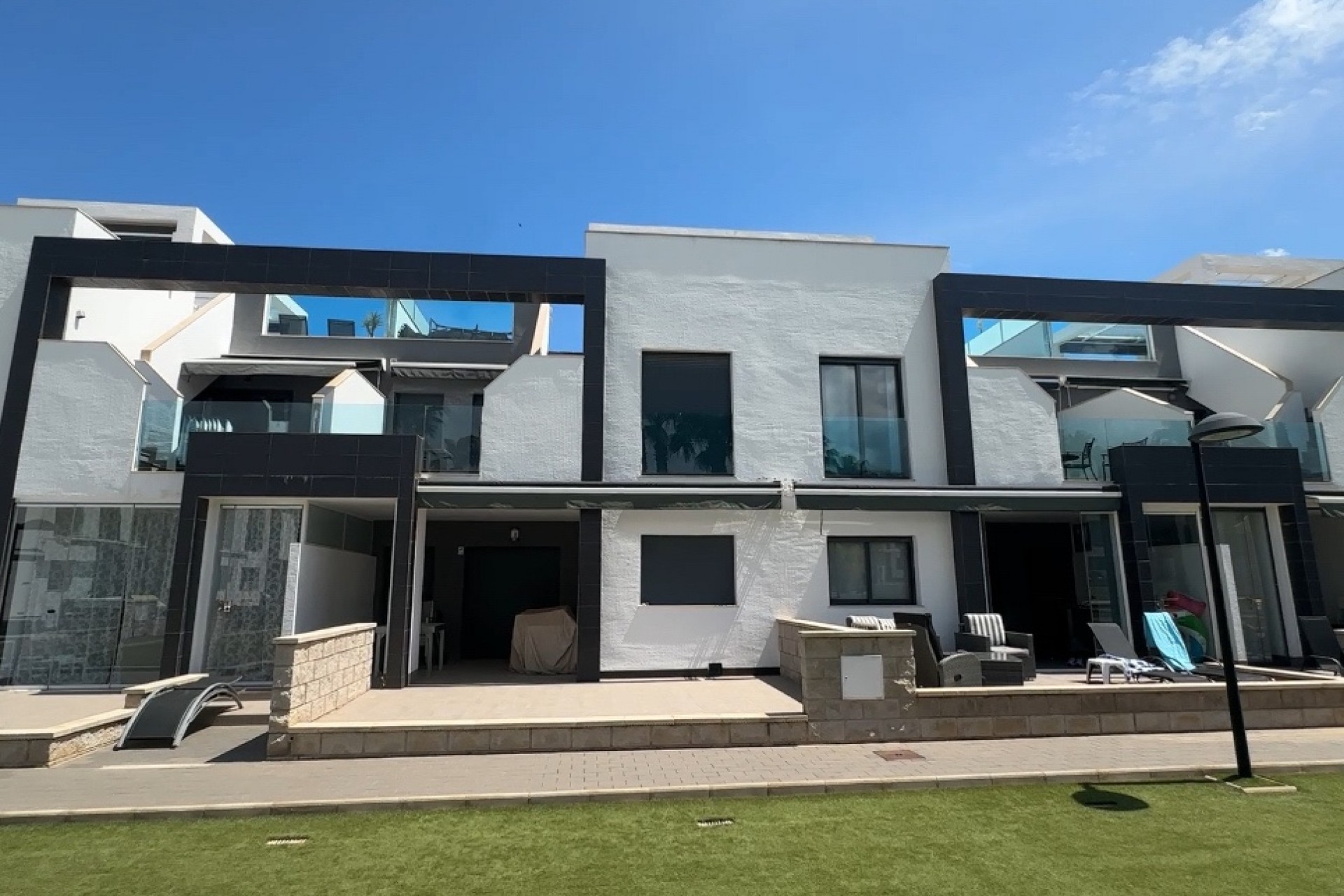 Herverkoop - Stadswoning -
La Zenia