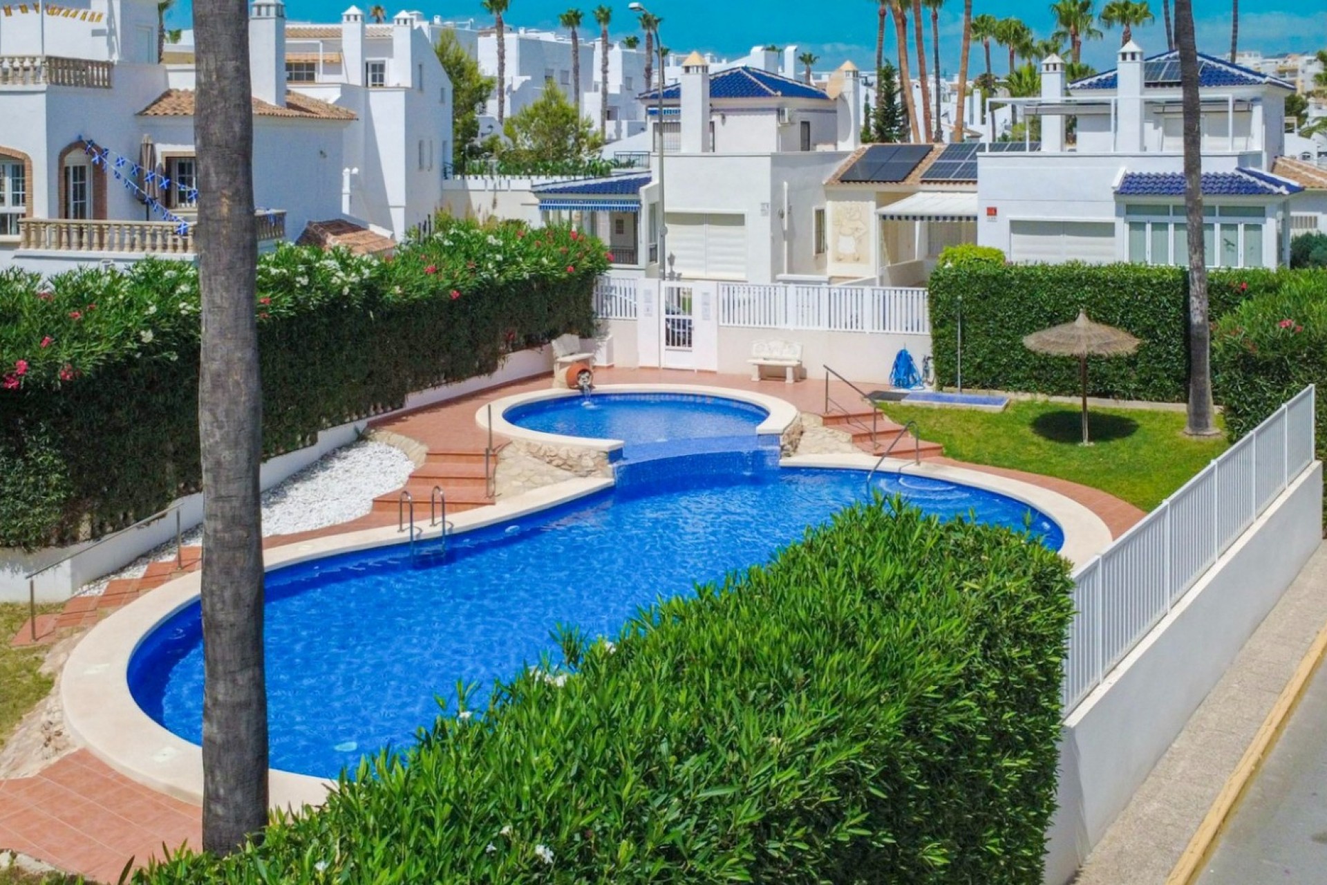 Herverkoop - Stadswoning -
Orihuela Costa - La Rioja