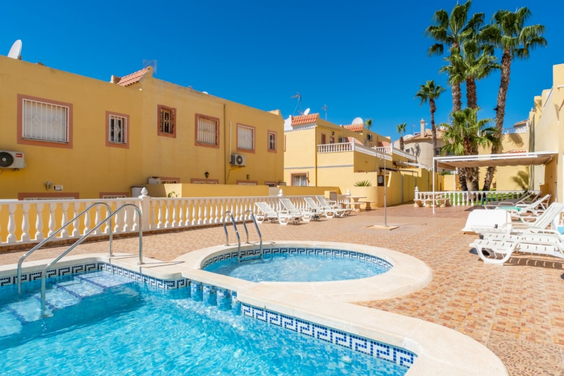 Herverkoop - Stadswoning -
Orihuela Costa - Las Filipinas