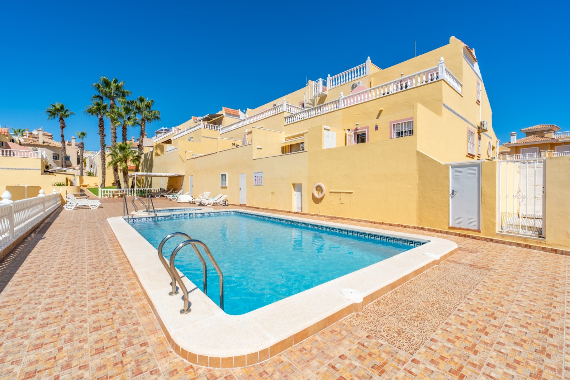Herverkoop - Stadswoning -
Orihuela Costa - Las Filipinas