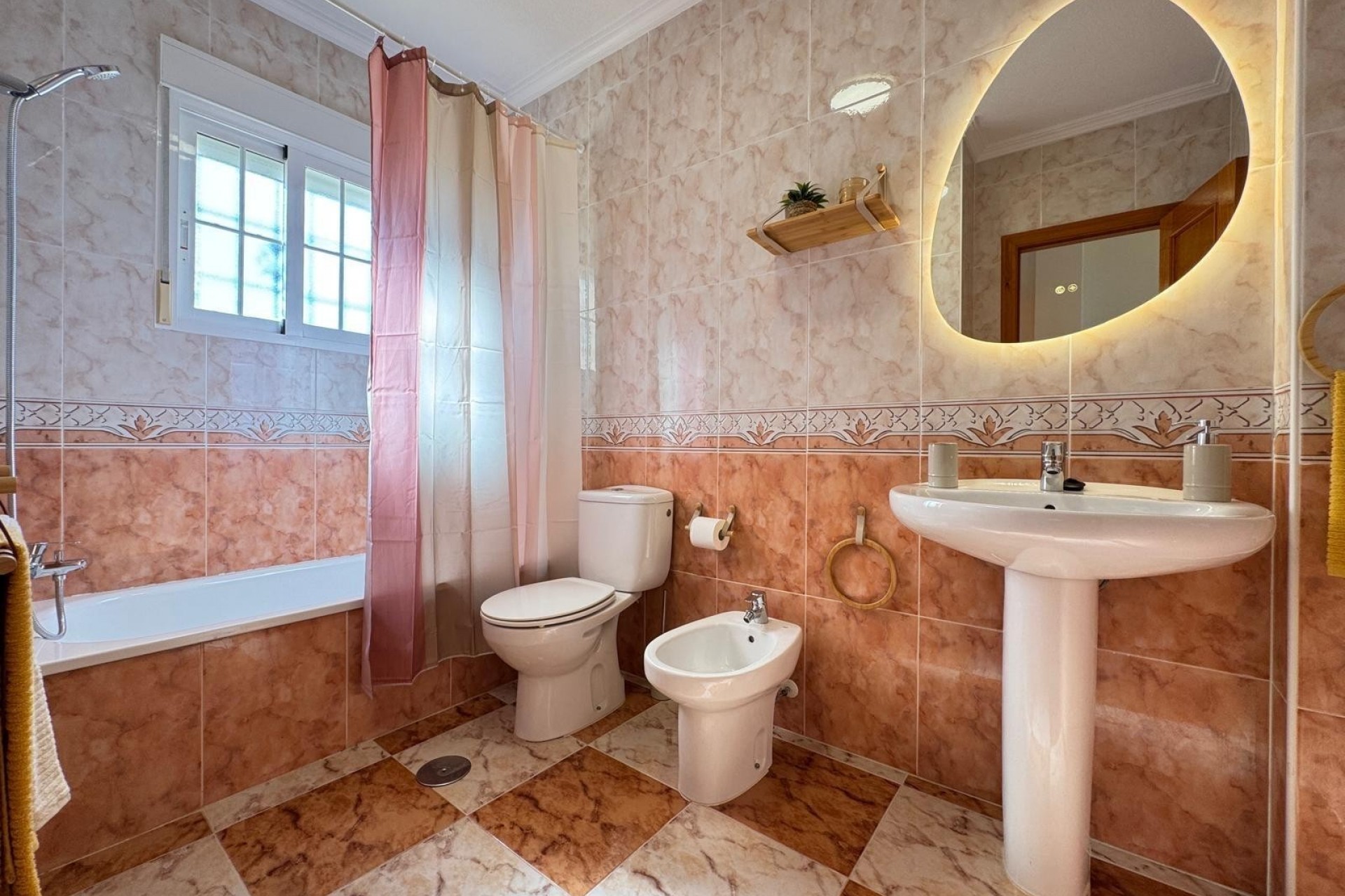 Herverkoop - Stadswoning -
Orihuela Costa - Lomas De Cabo Roig