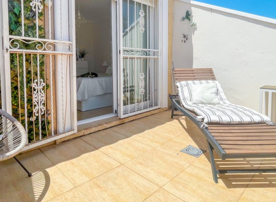 Herverkoop - Stadswoning -
Orihuela Costa - Punta Prima