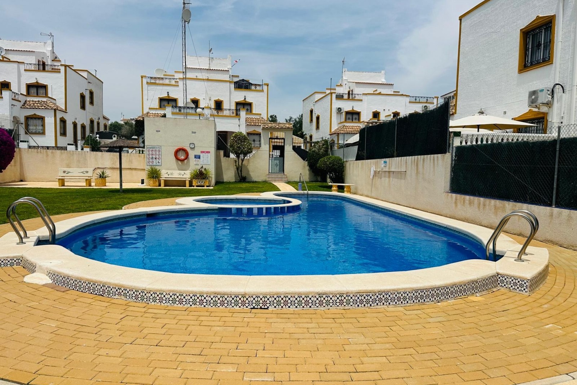 Herverkoop - Stadswoning -
Orihuela - Entre Naranjos Vistabella