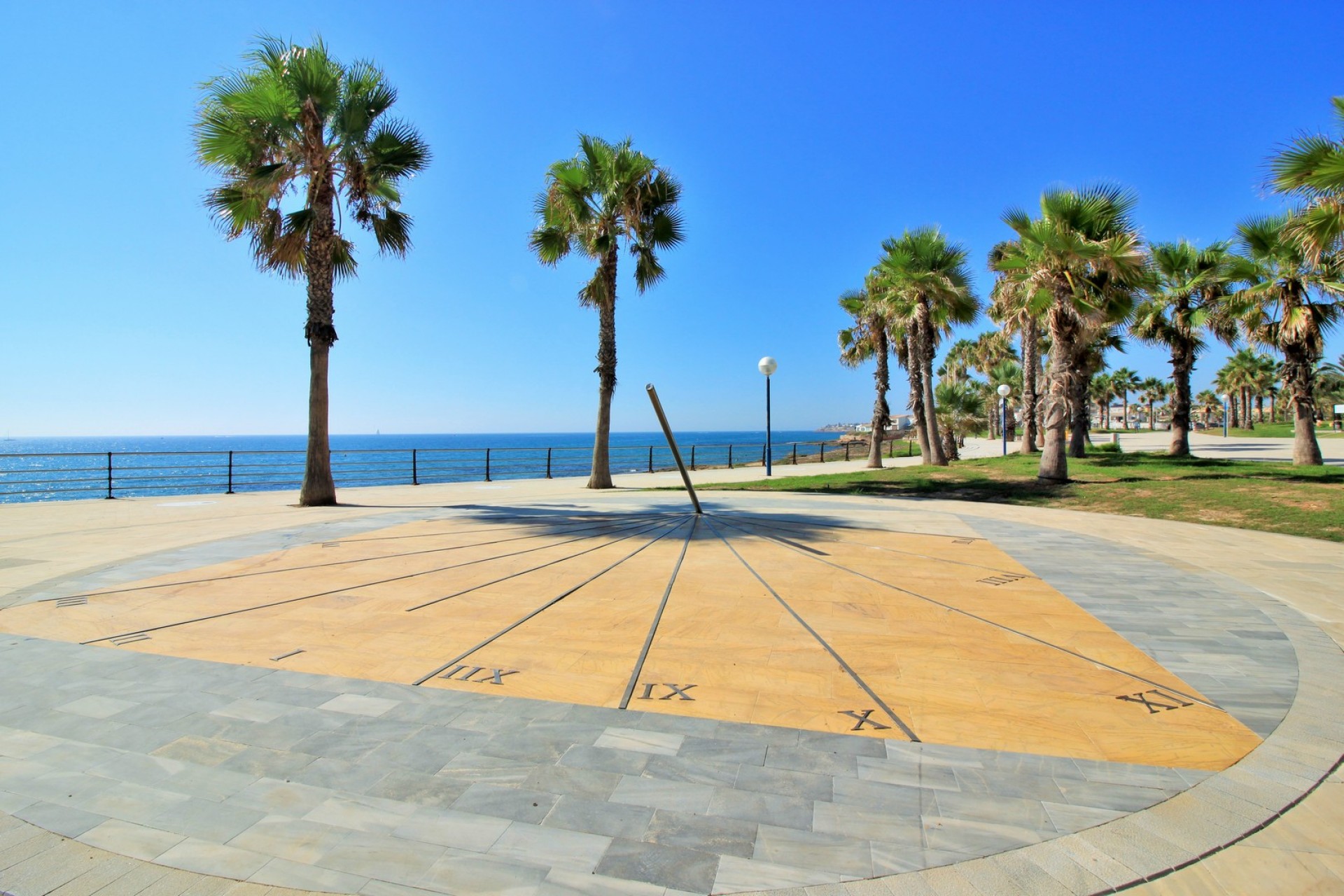 Herverkoop - Stadswoning -
Playa Flamenca