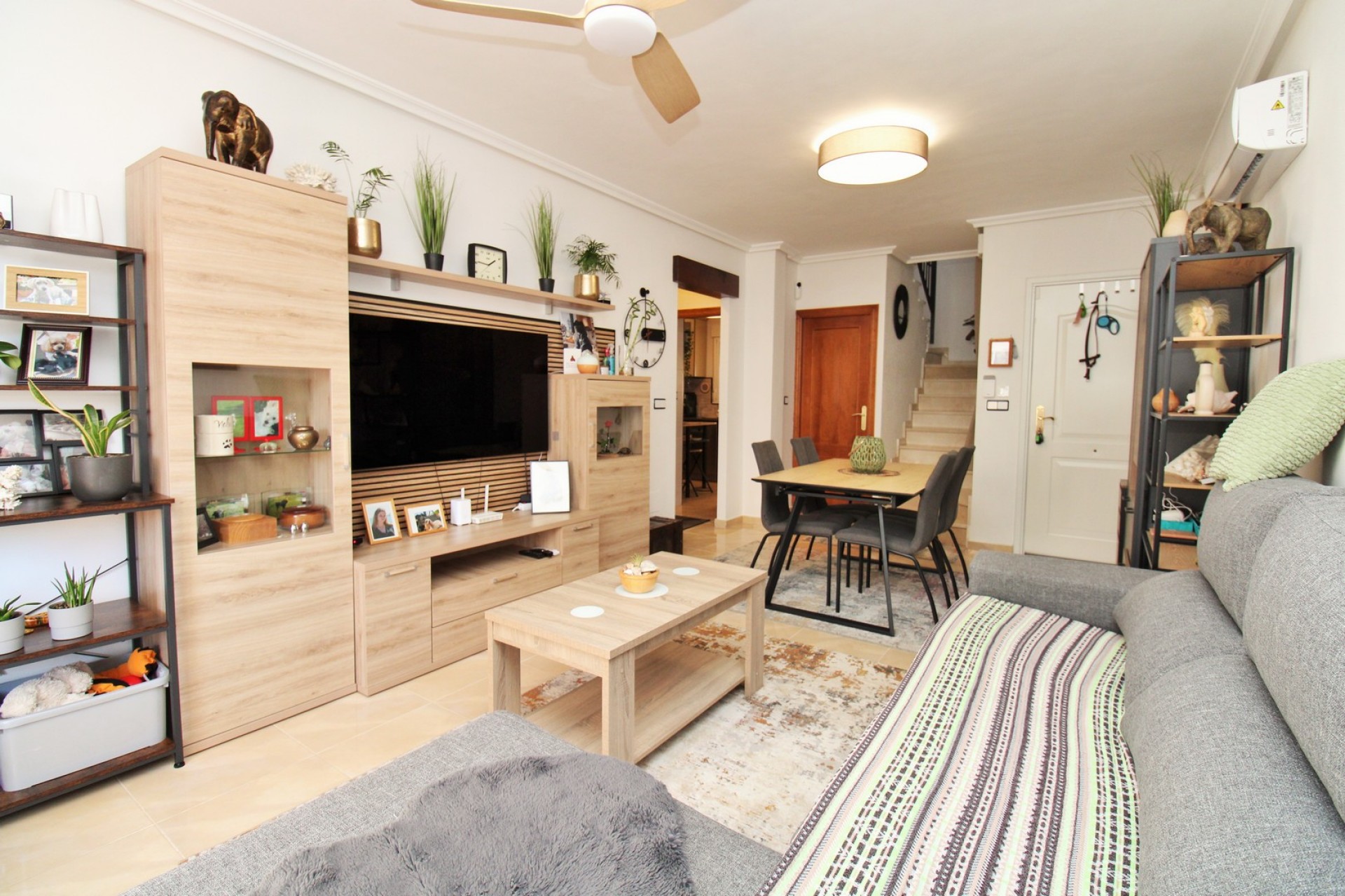 Herverkoop - Stadswoning -
San Miguel de Salinas