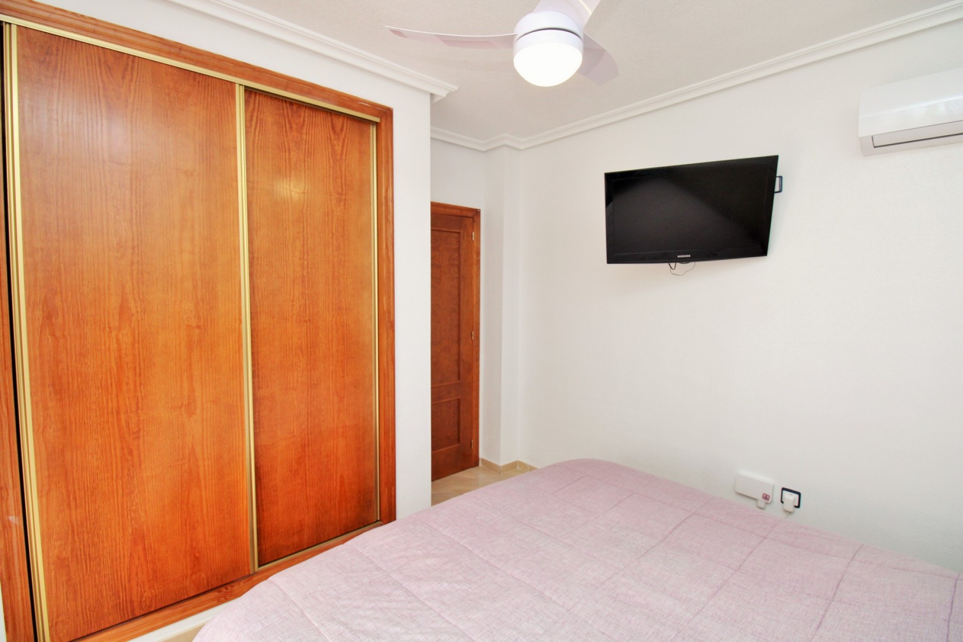 Herverkoop - Stadswoning -
San Miguel de Salinas