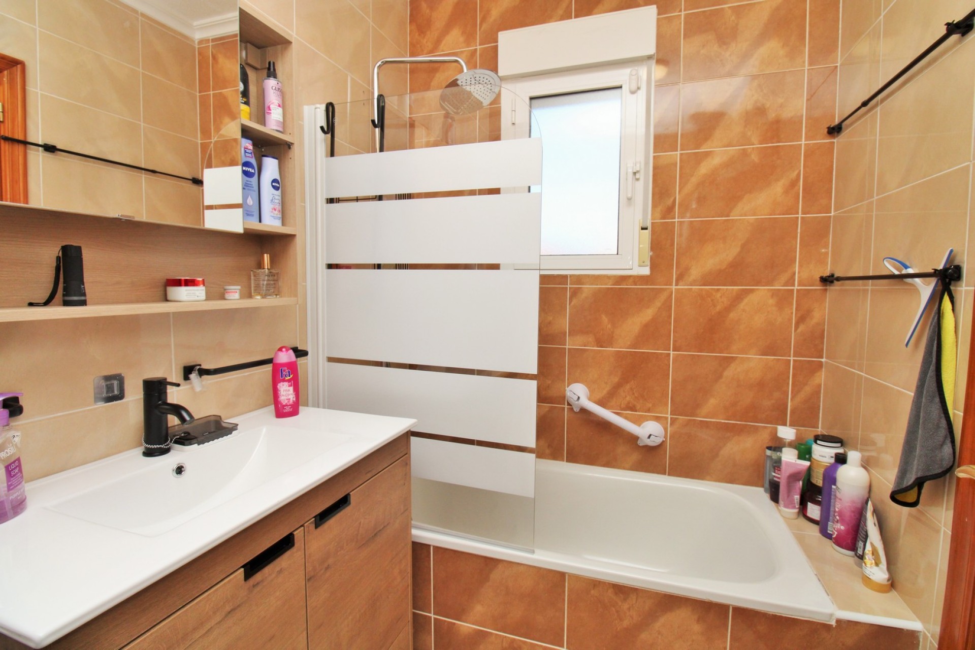 Herverkoop - Stadswoning -
San Miguel de Salinas