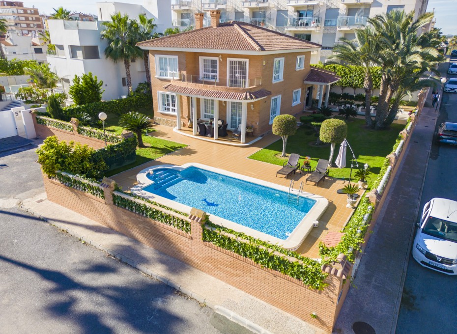 Herverkoop - Stadswoning -
Torrevieja - La veleta