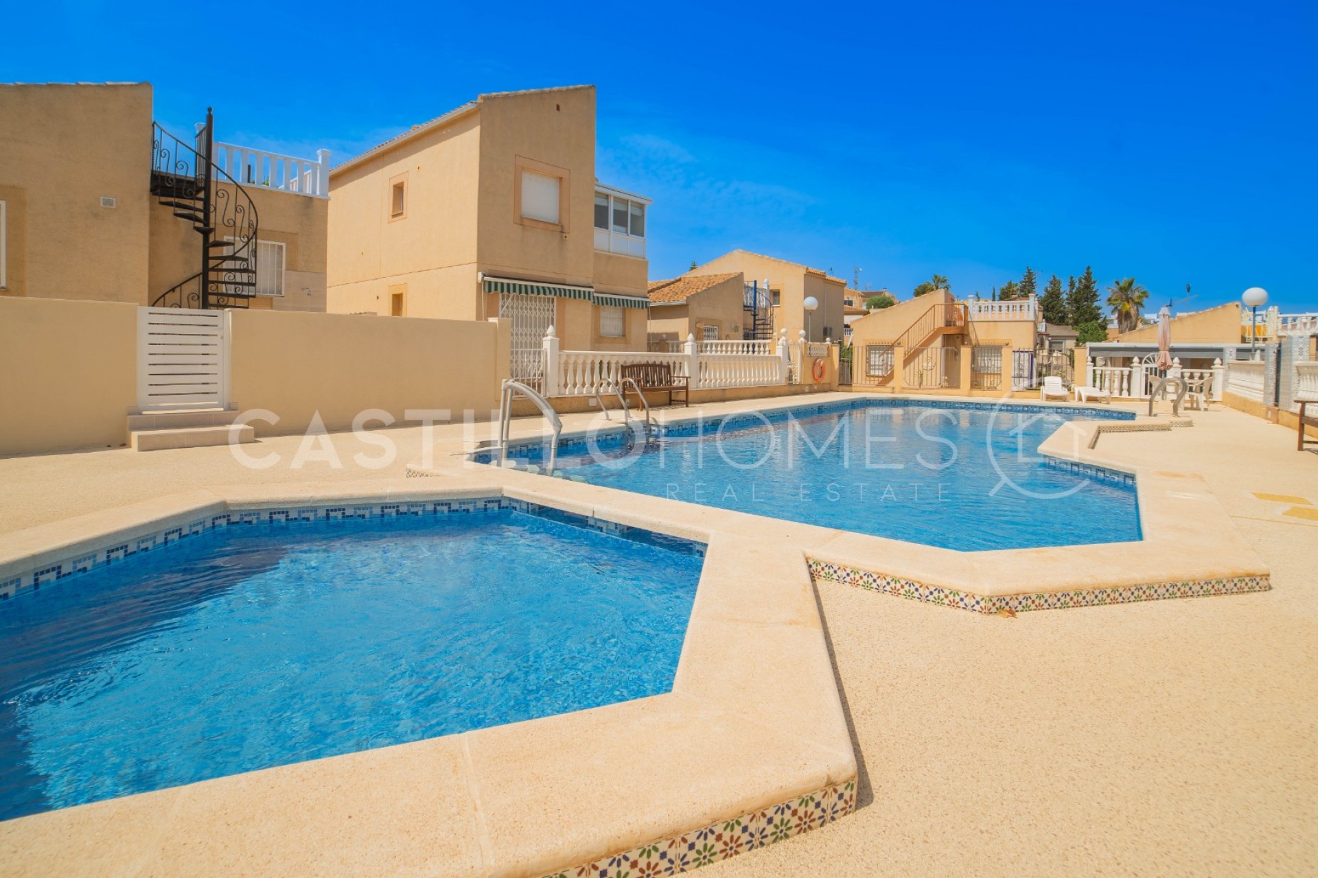 Herverkoop - Stadswoning -
Torrevieja - Los Balcones