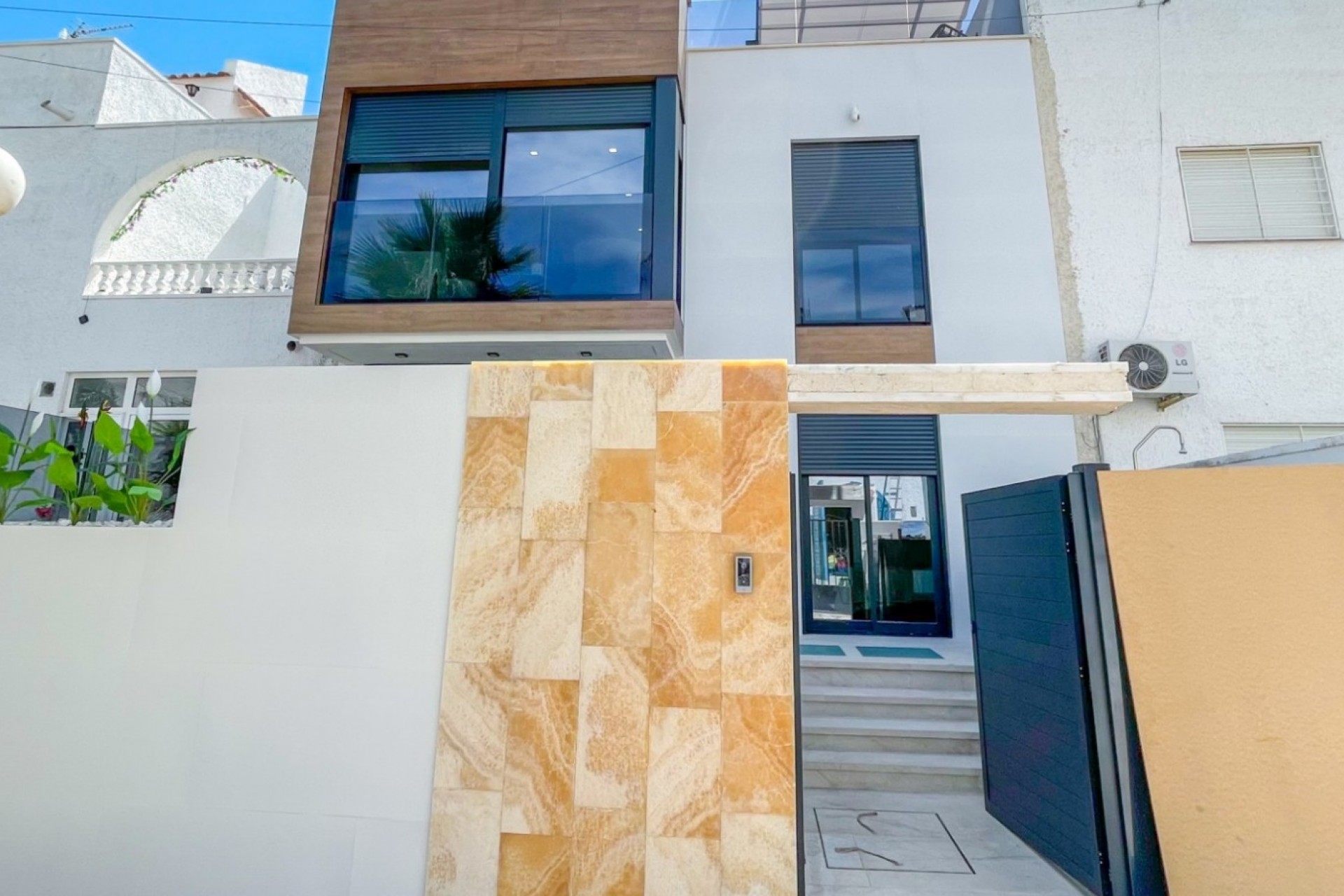 Herverkoop - Stadswoning -
Torrevieja - Nueva Torrevieja - Aguas Nuevas