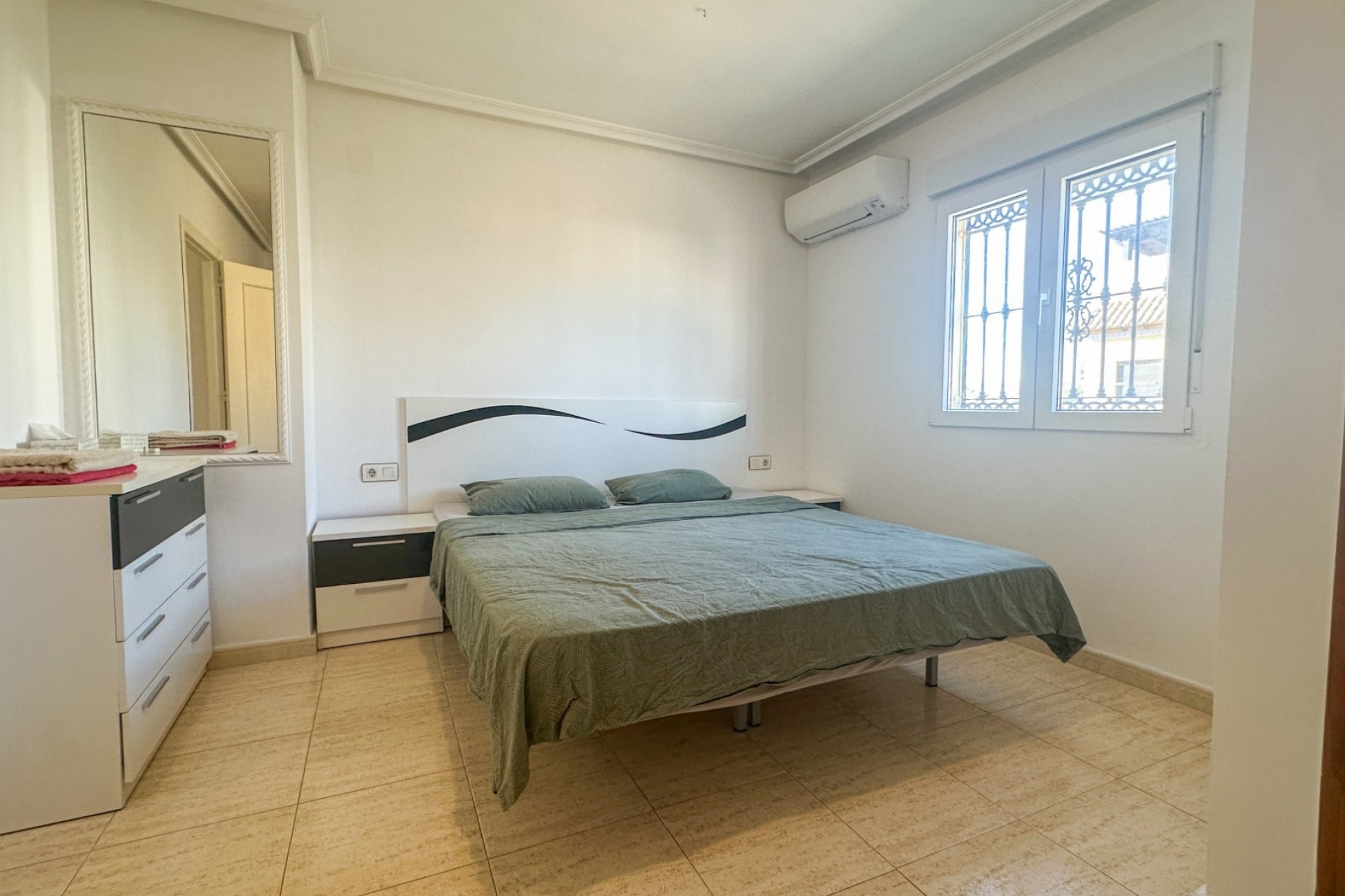 Herverkoop - Stadswoning -
Torrevieja - Nueva Torrevieja