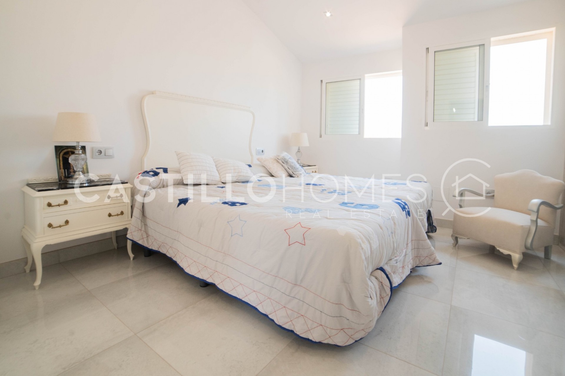 Herverkoop - Stadswoning -
Torrevieja - Urb. Rosaleda