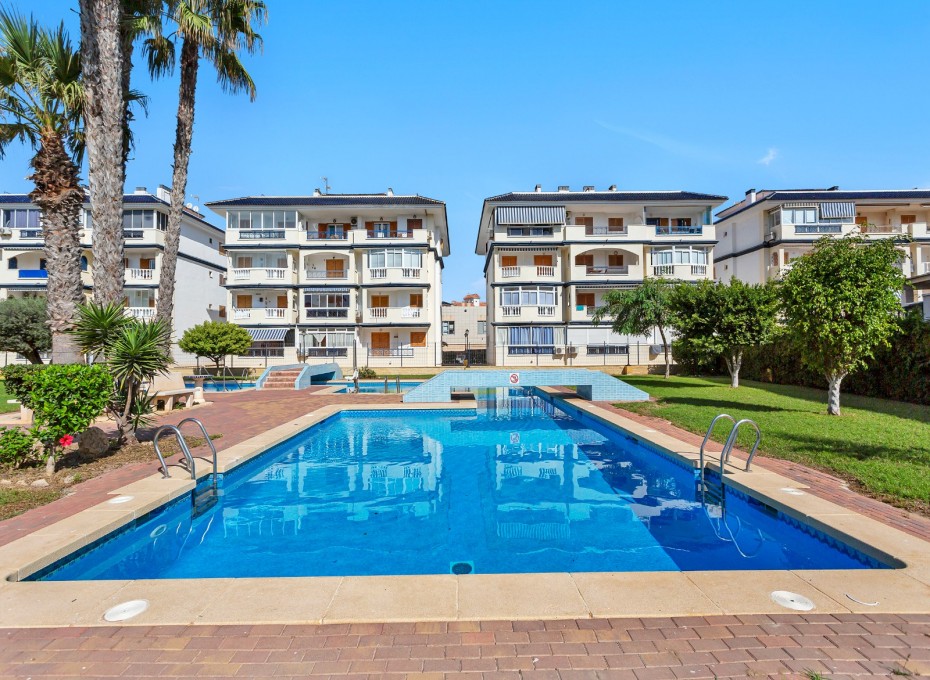 Herverkoop - Studio -
La Mata