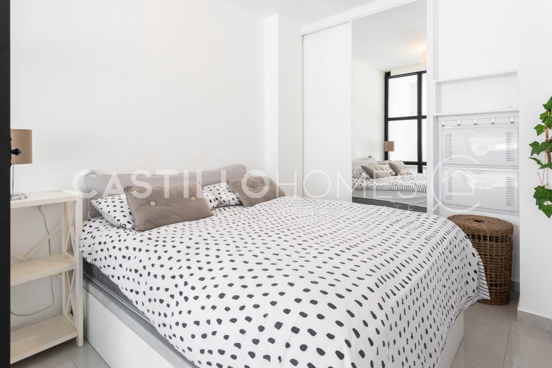 Herverkoop - Studio -
Torrevieja - Centro