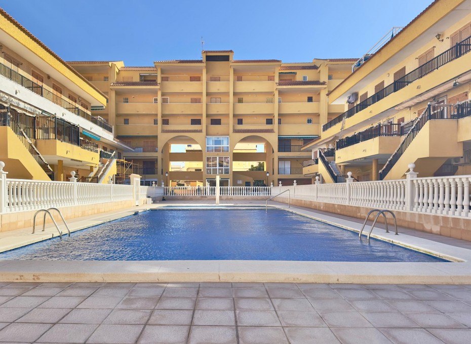 Herverkoop - Studio -
Torrevieja - Los Europeos