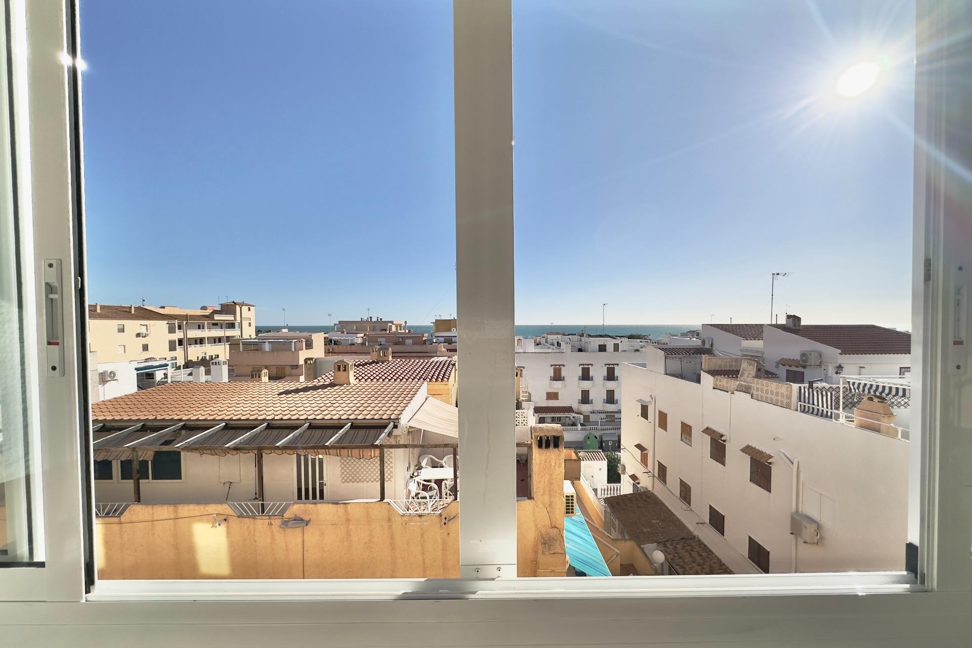 Herverkoop - Studio -
Torrevieja - Los Europeos