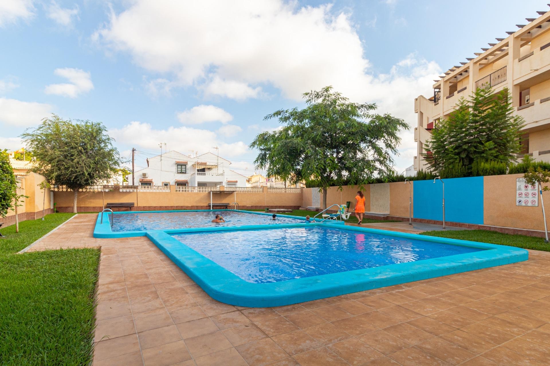 Herverkoop - Terraced house -
Orihuela Costa - La Florida