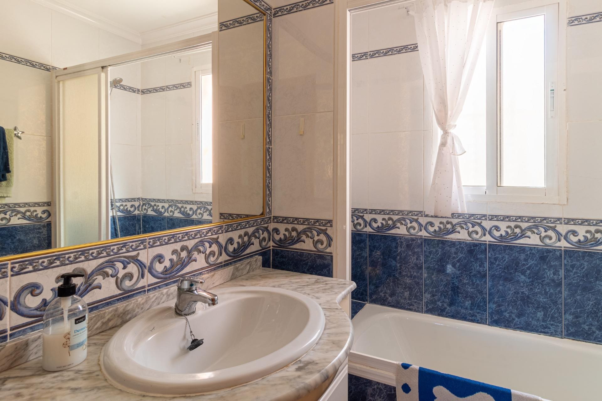Herverkoop - Terraced house -
Orihuela Costa - La Regia
