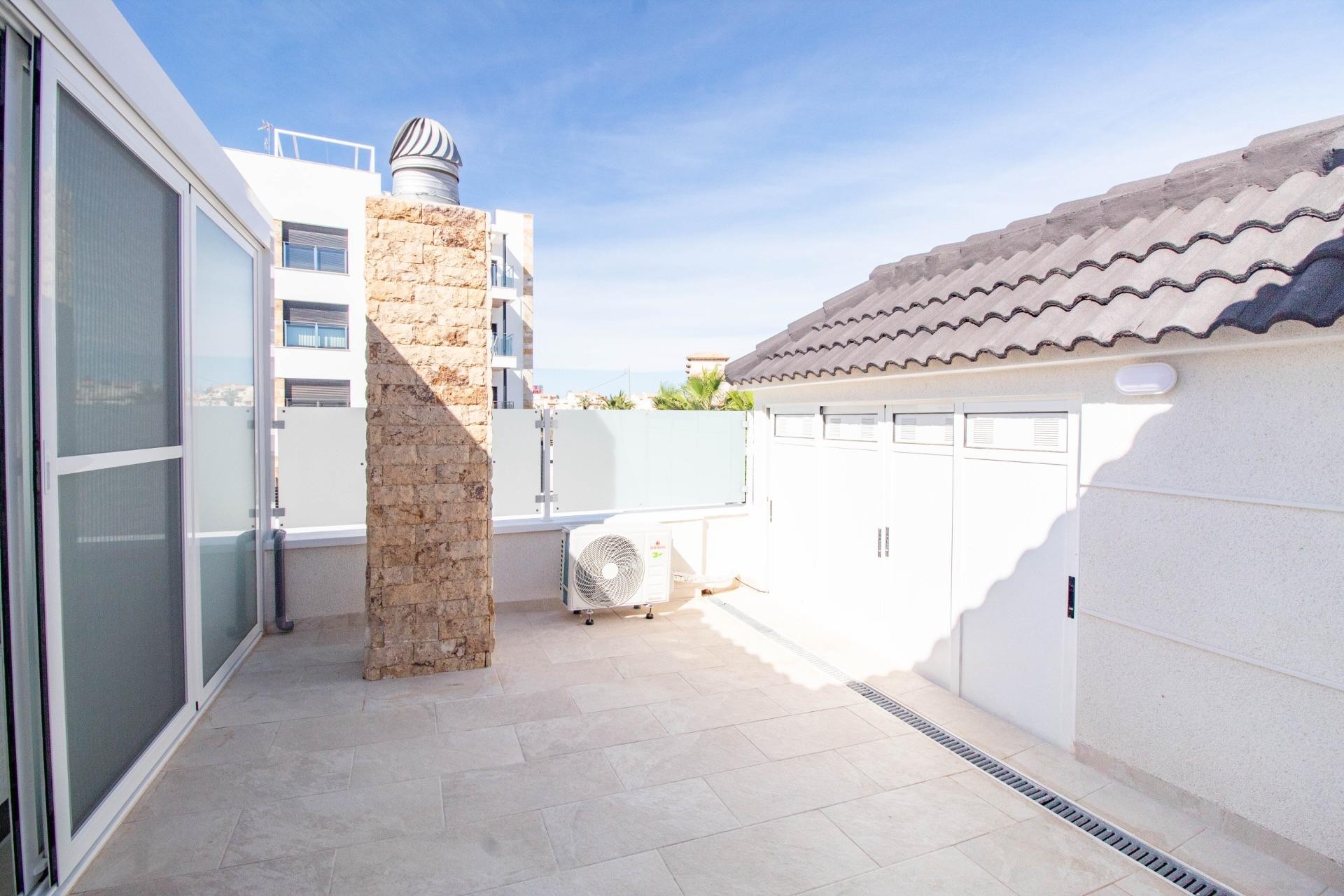 Herverkoop - Terraced house -
Orihuela Costa - La Zenia