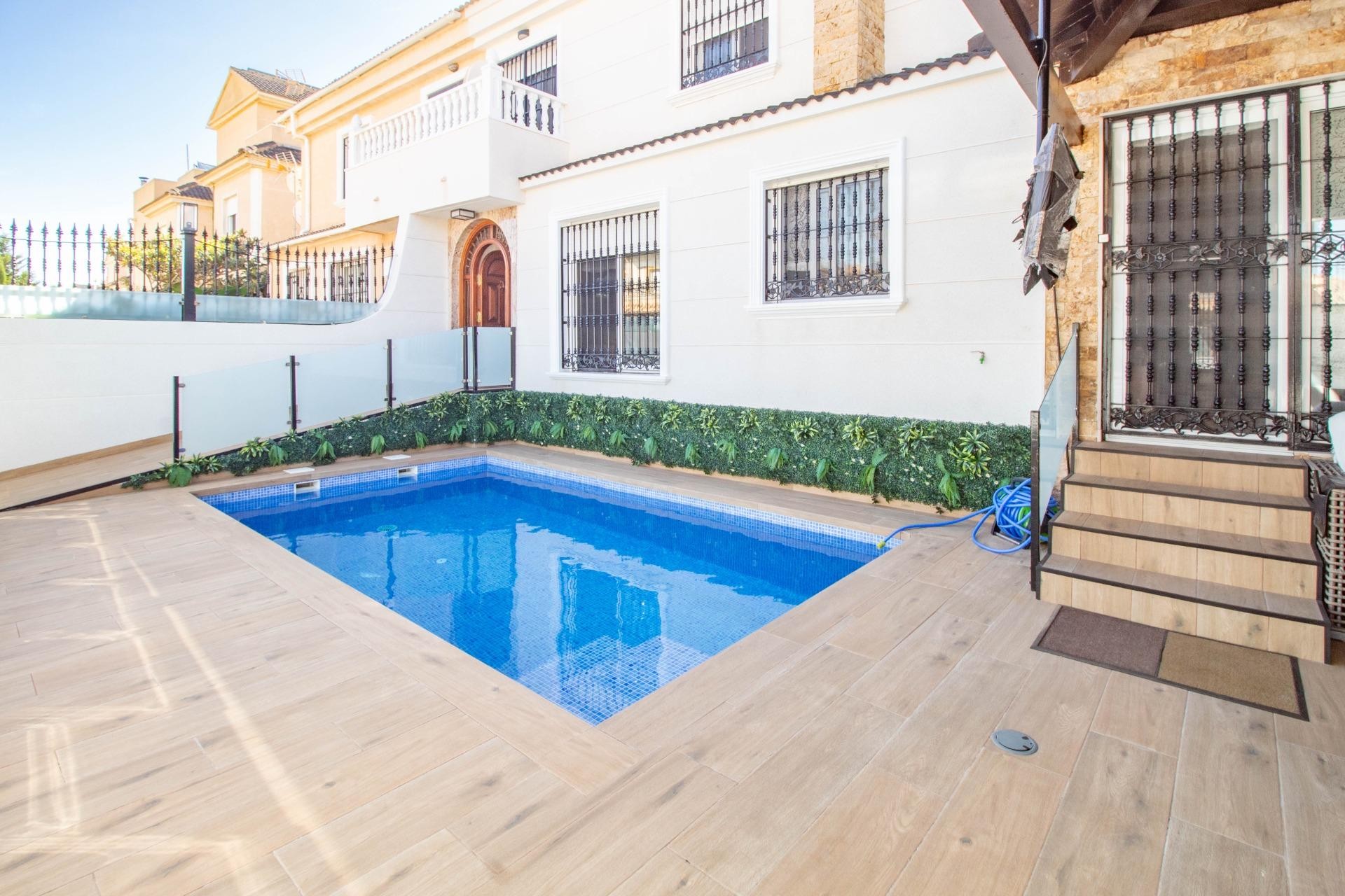Herverkoop - Terraced house -
Orihuela Costa - La Zenia