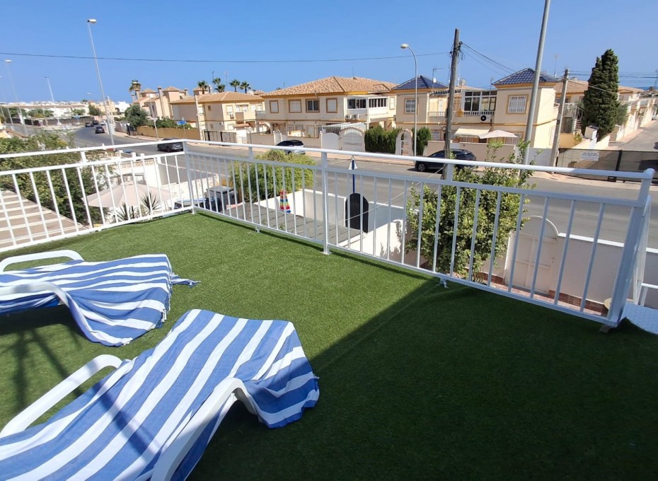 Herverkoop - Townhouse / Terraced House -
Orihuela - Playa Flamenca