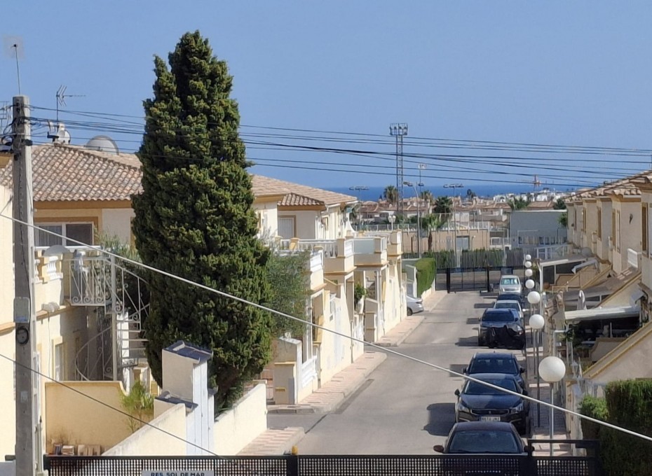Herverkoop - Townhouse / Terraced House -
Orihuela - Playa Flamenca
