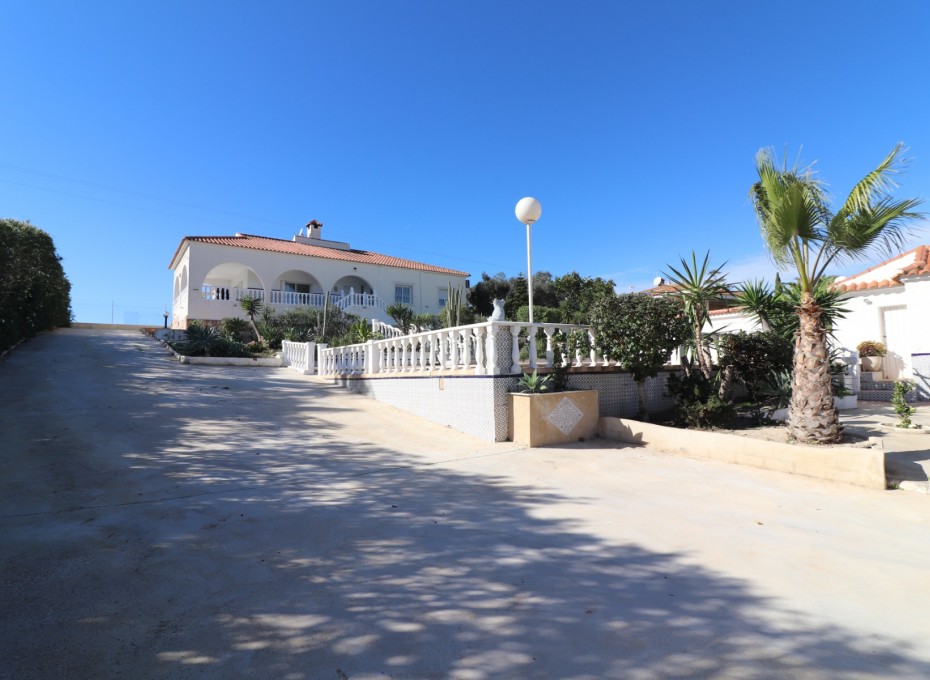 Herverkoop - Villa -
Algorfa - Lomas de La Juliana