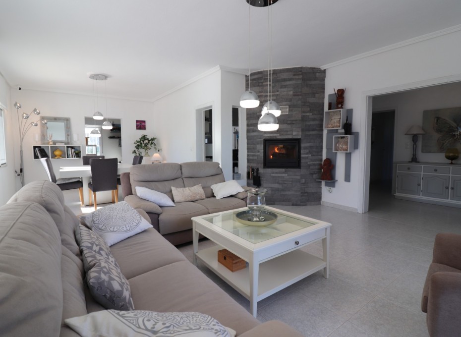 Herverkoop - Villa -
Algorfa - Lomas de La Juliana