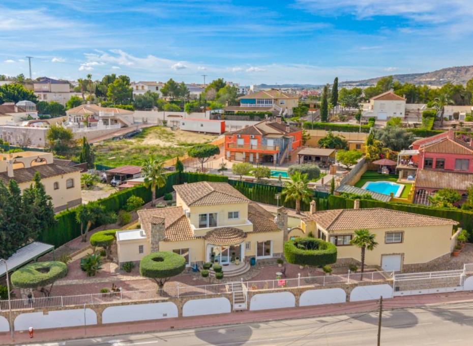 Herverkoop - Villa -
Algorfa - Montemar