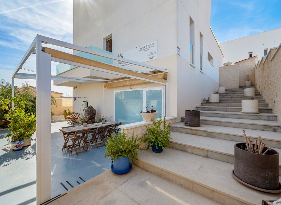 Herverkoop - Villa -
Benijofar