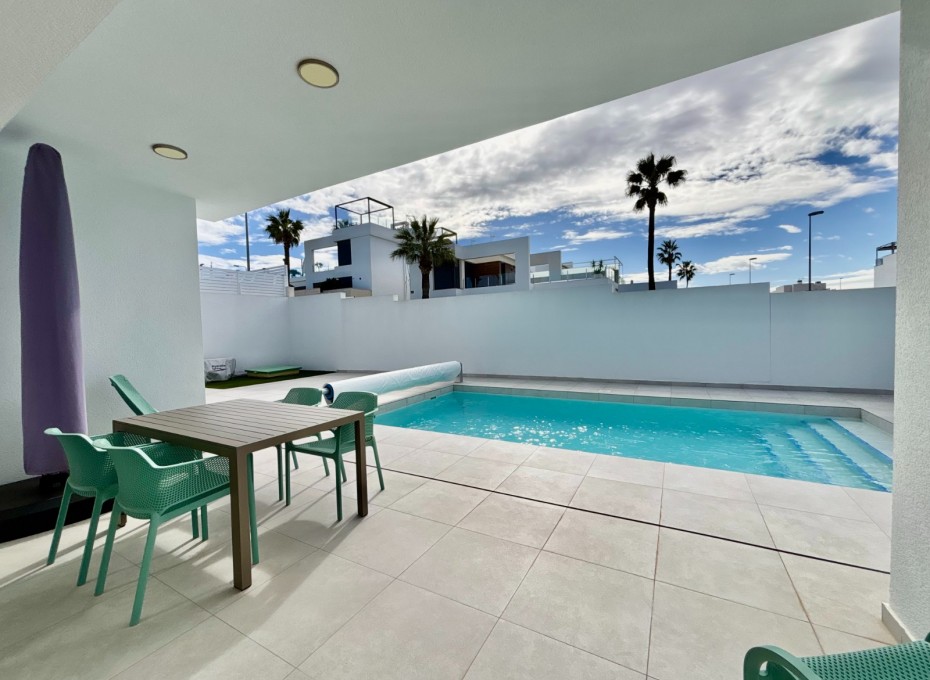 Herverkoop - Villa -
Benijofar