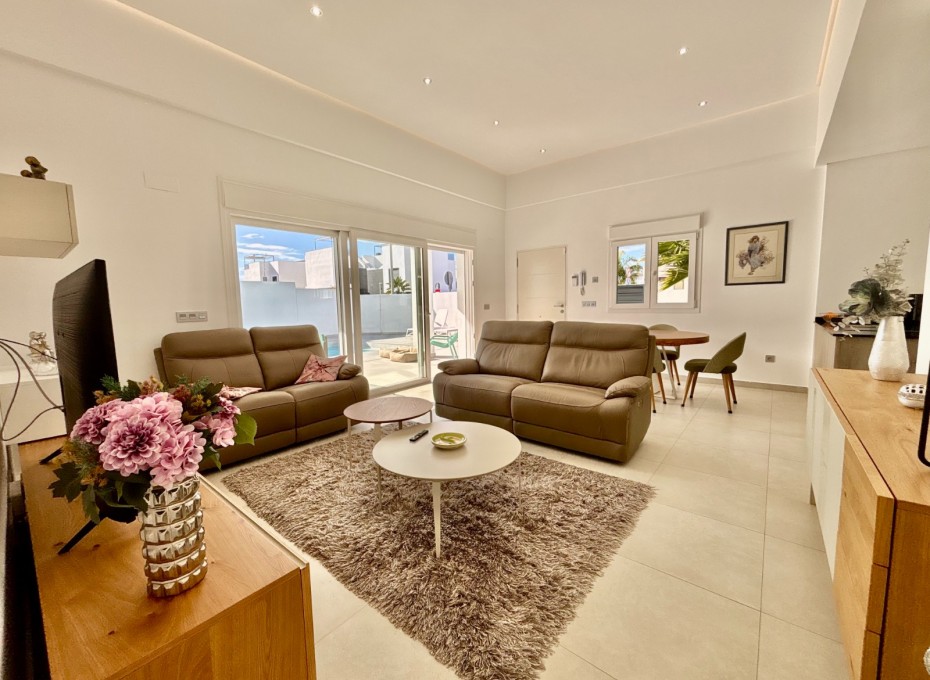 Herverkoop - Villa -
Benijofar