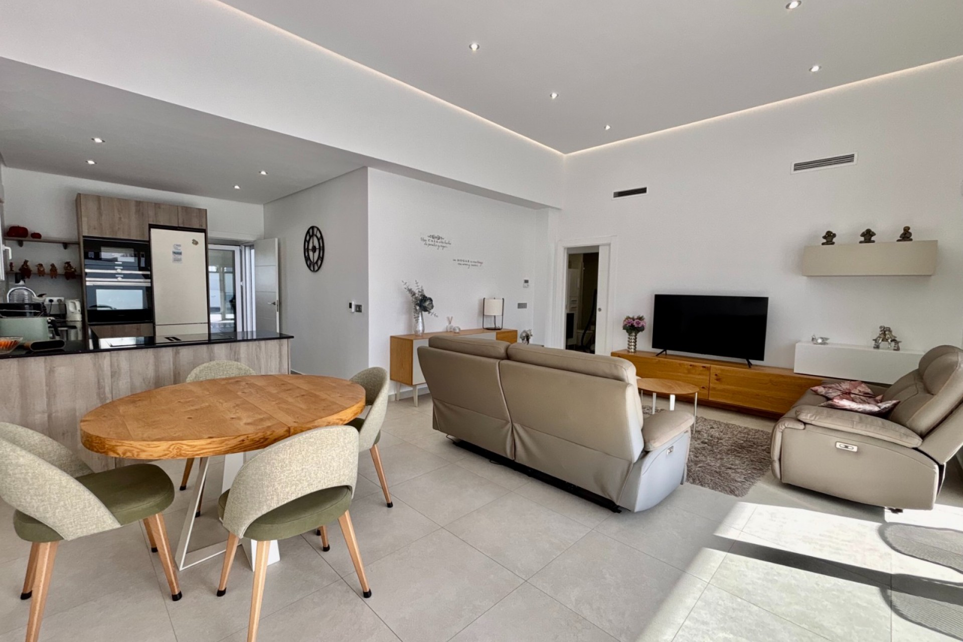 Herverkoop - Villa -
Benijofar