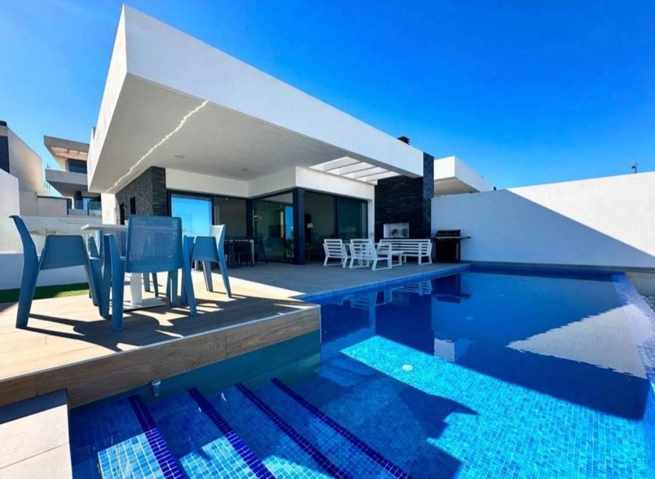 Herverkoop - Villa -
Ciudad Quesada - Altos del golf i